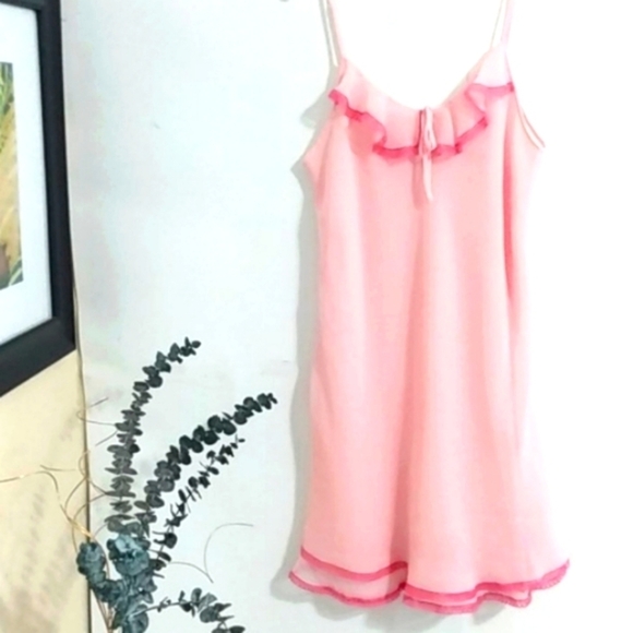 LORD & TAYLOR PINK LACE FLUTTER CHEMISE SIZE SMALL - Picture 1 of 10